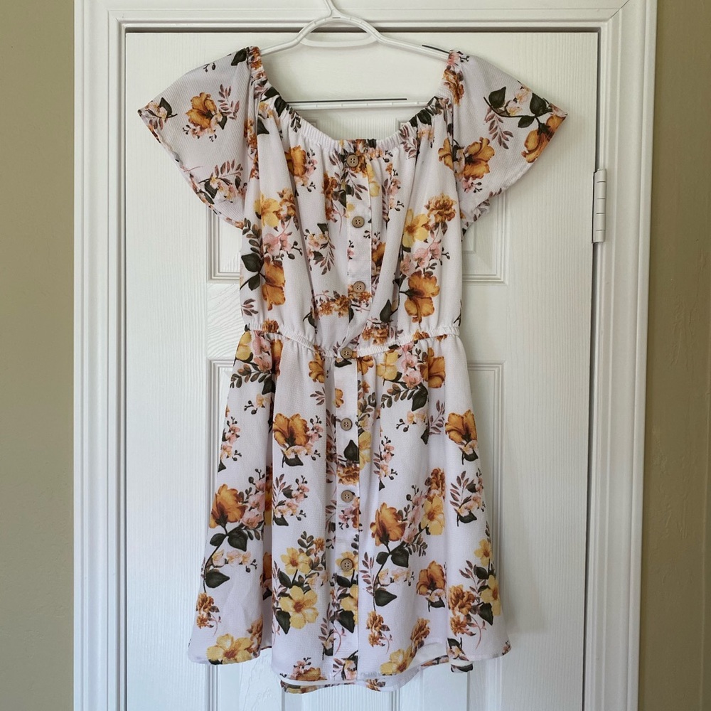 Off the Shoulder Dress🤍💛